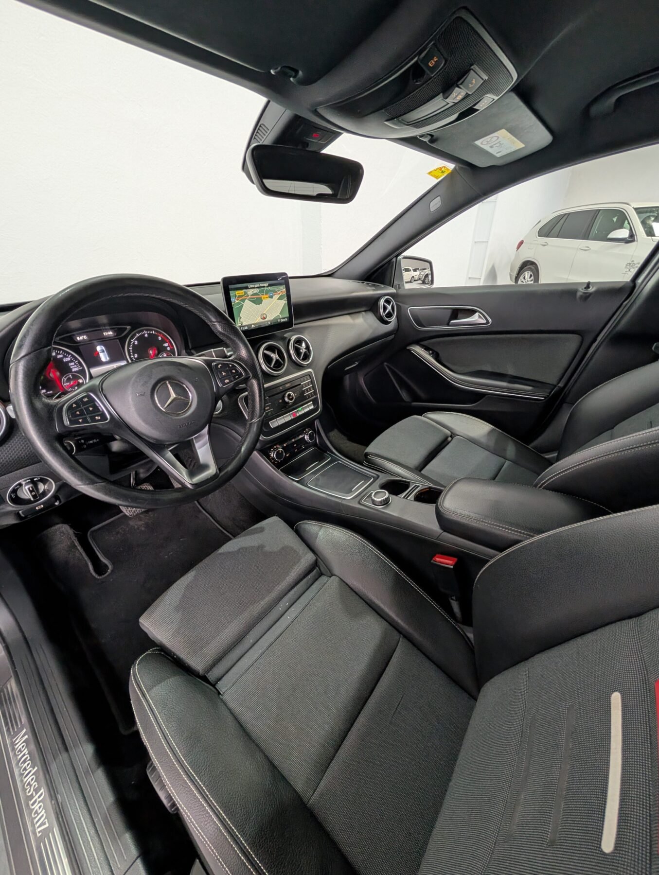 MERCEDES-BENZ A200d Pack AMG