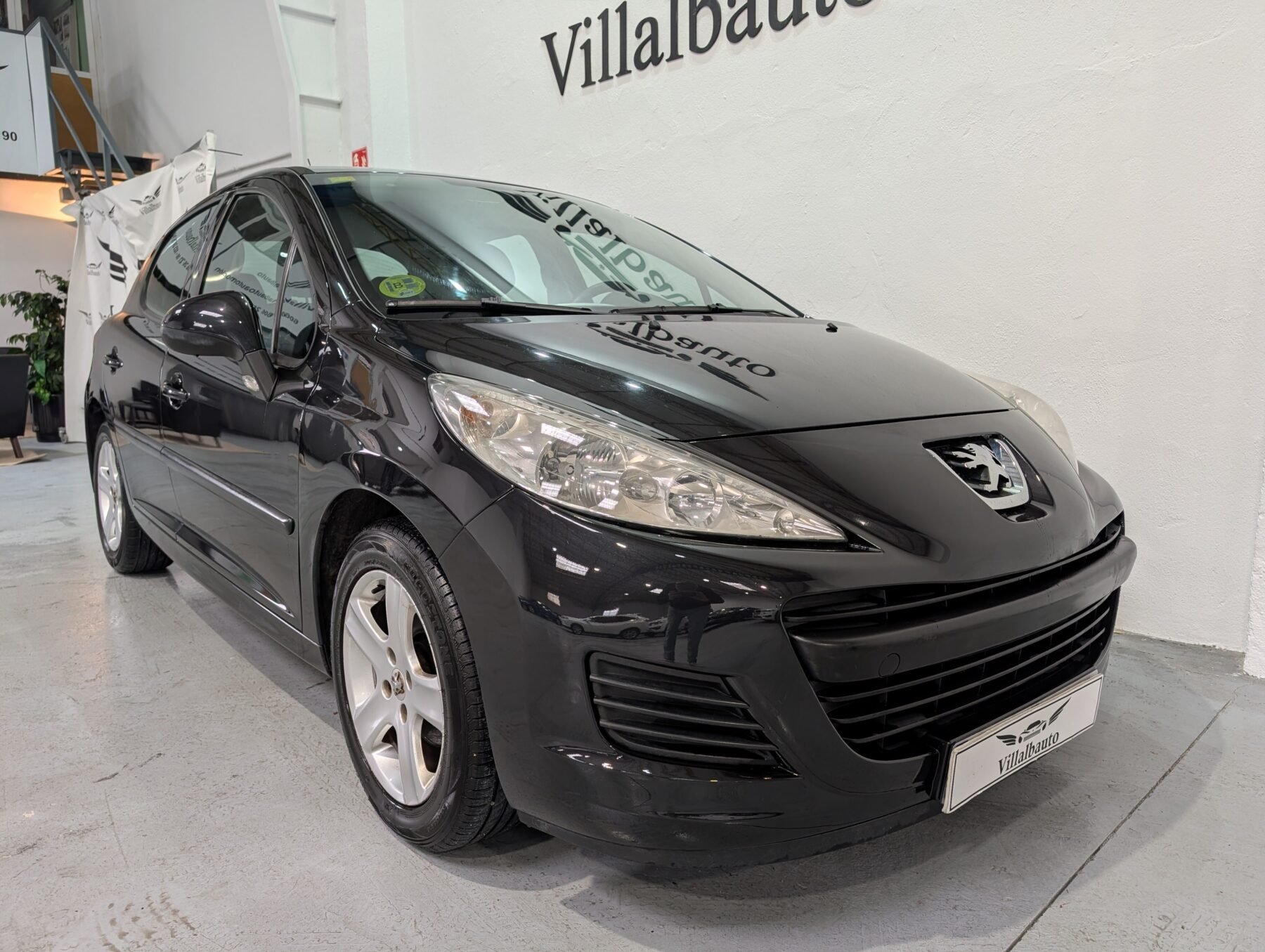 PEUGEOT 207