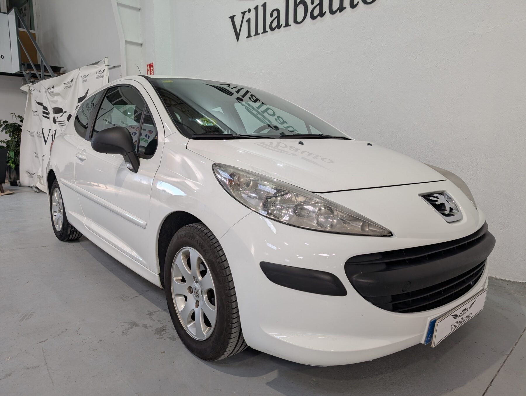 PEUGEOT 207
