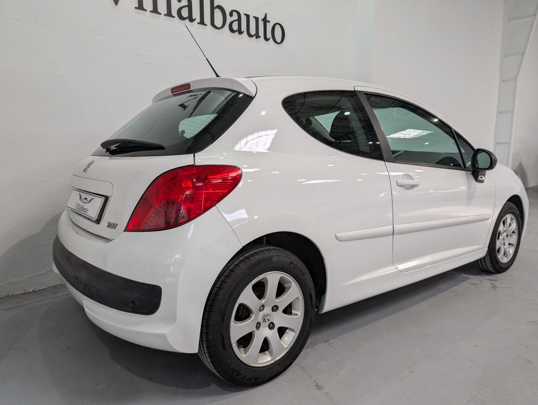 PEUGEOT 207