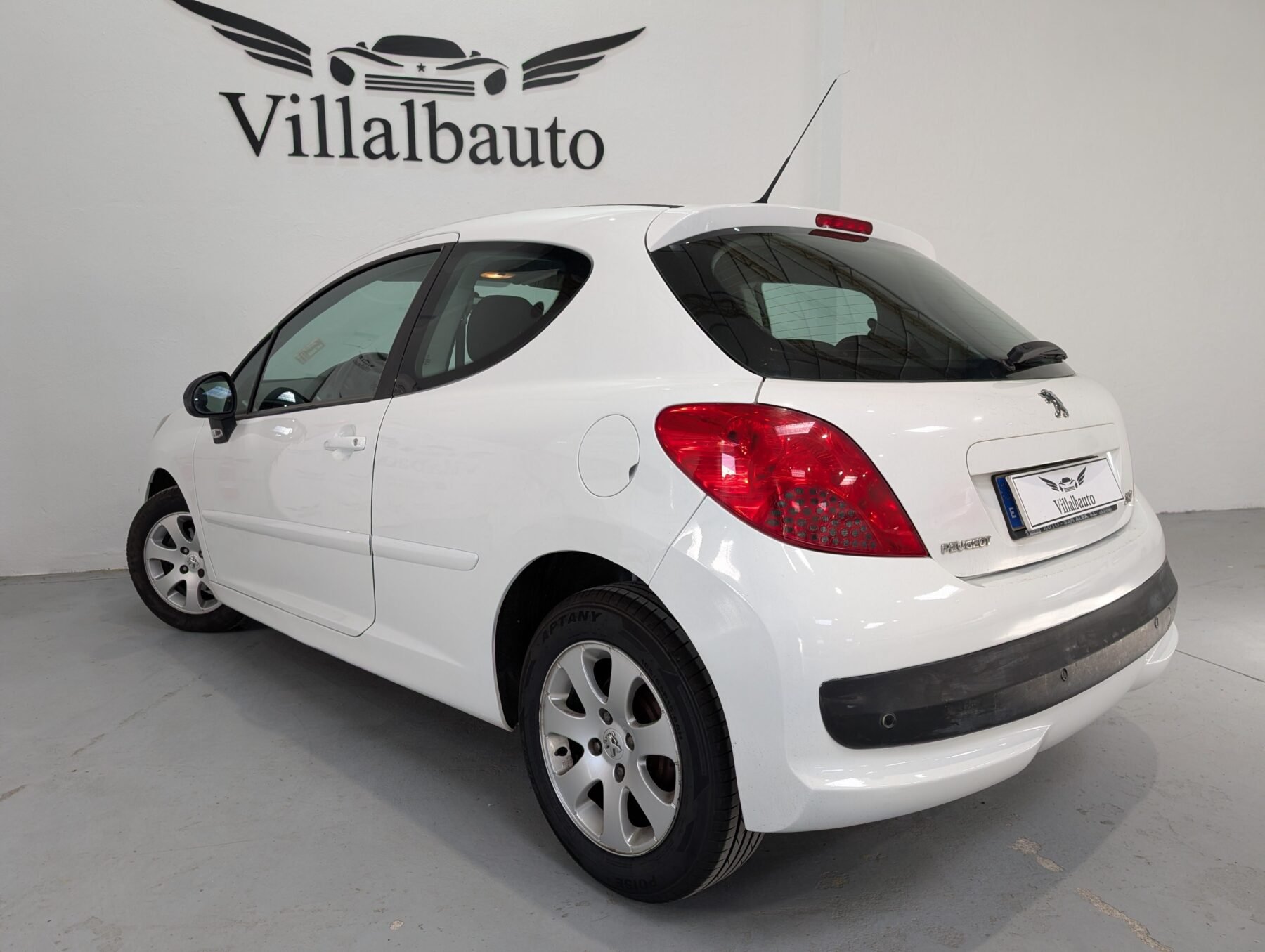 PEUGEOT 207