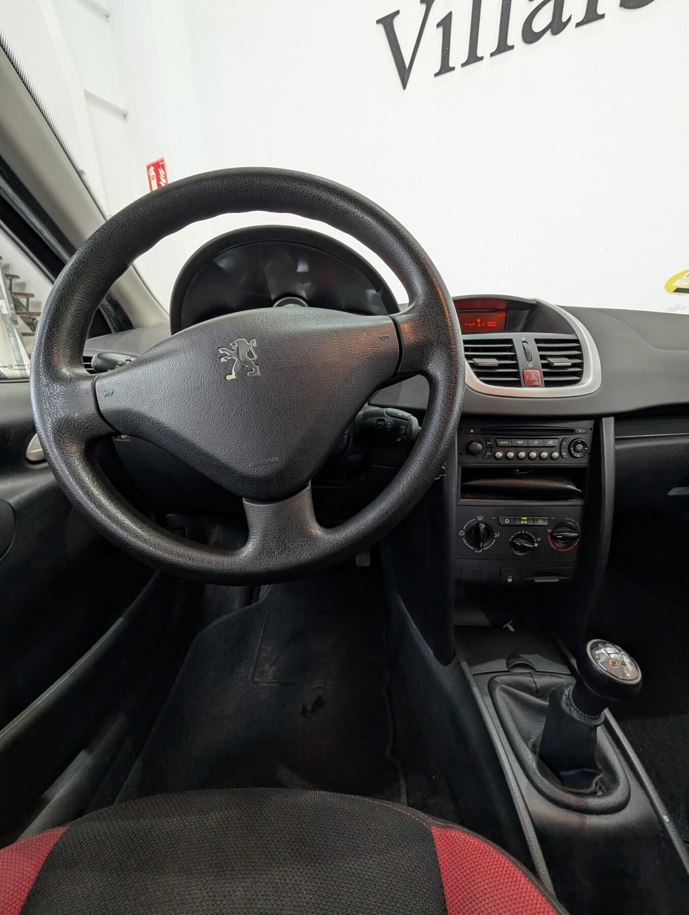 PEUGEOT 207