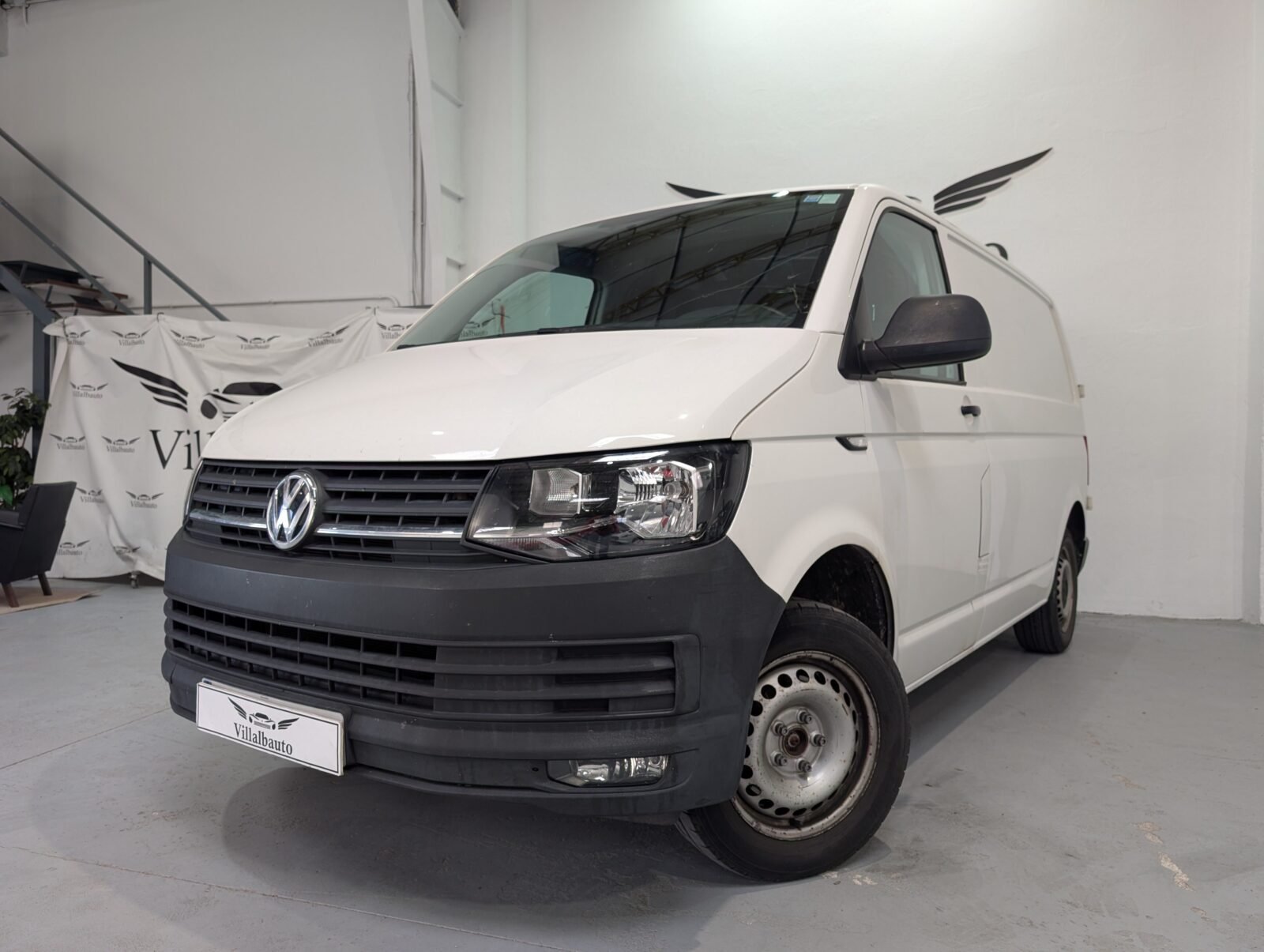 VOLKSWAGEN Transporter 2.0 TDI FURGÓN 