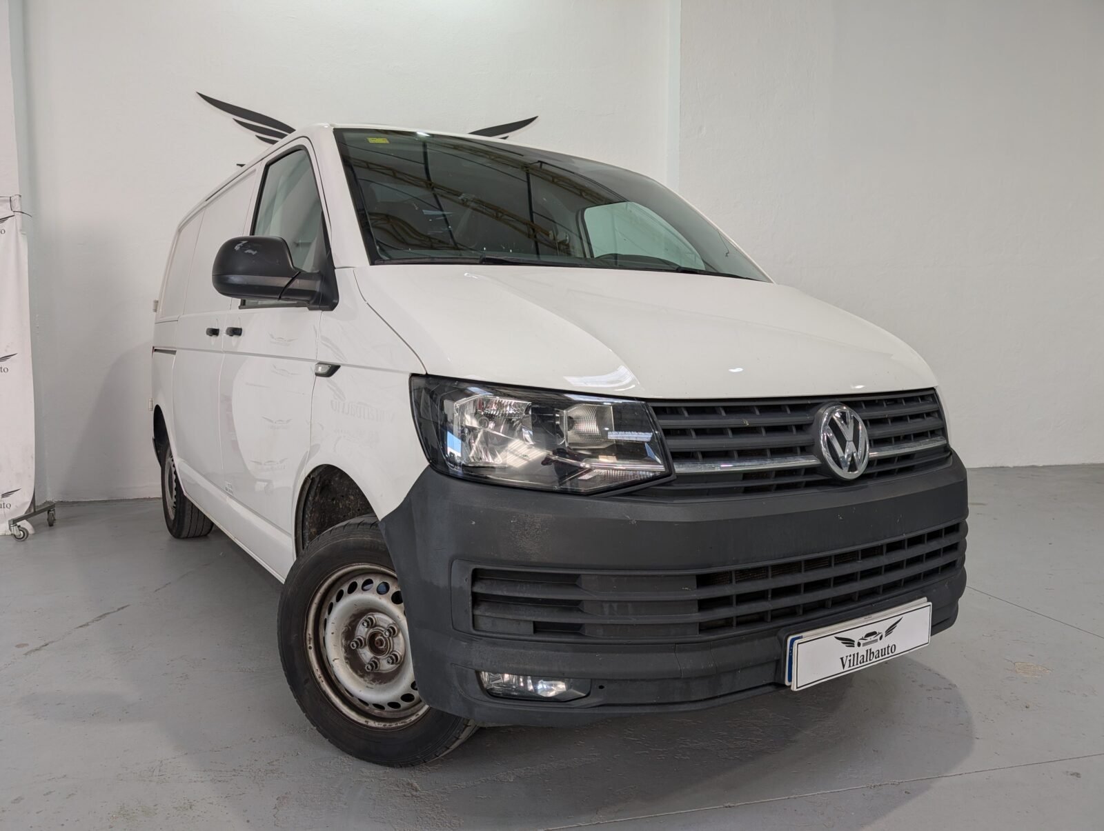 VOLKSWAGEN Transporter 2.0 TDI FURGÓN 