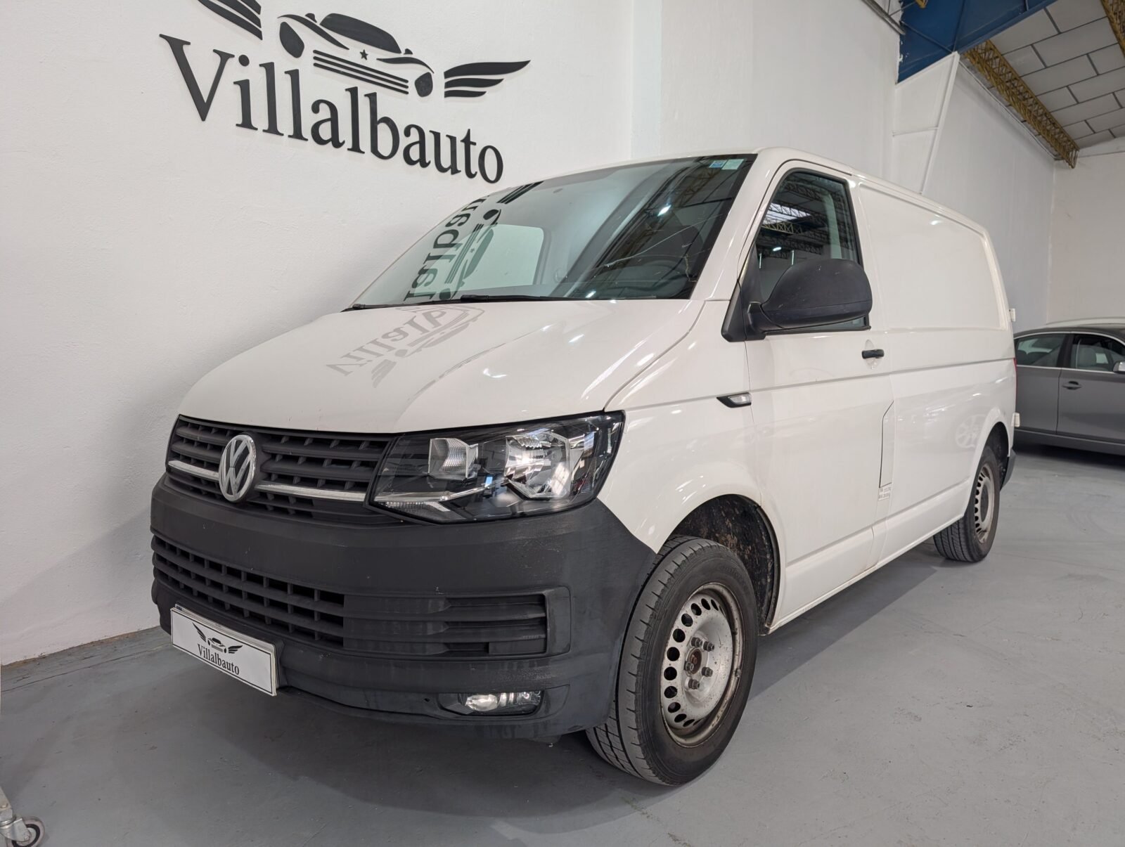 VOLKSWAGEN Transporter 2.0 TDI FURGÓN 