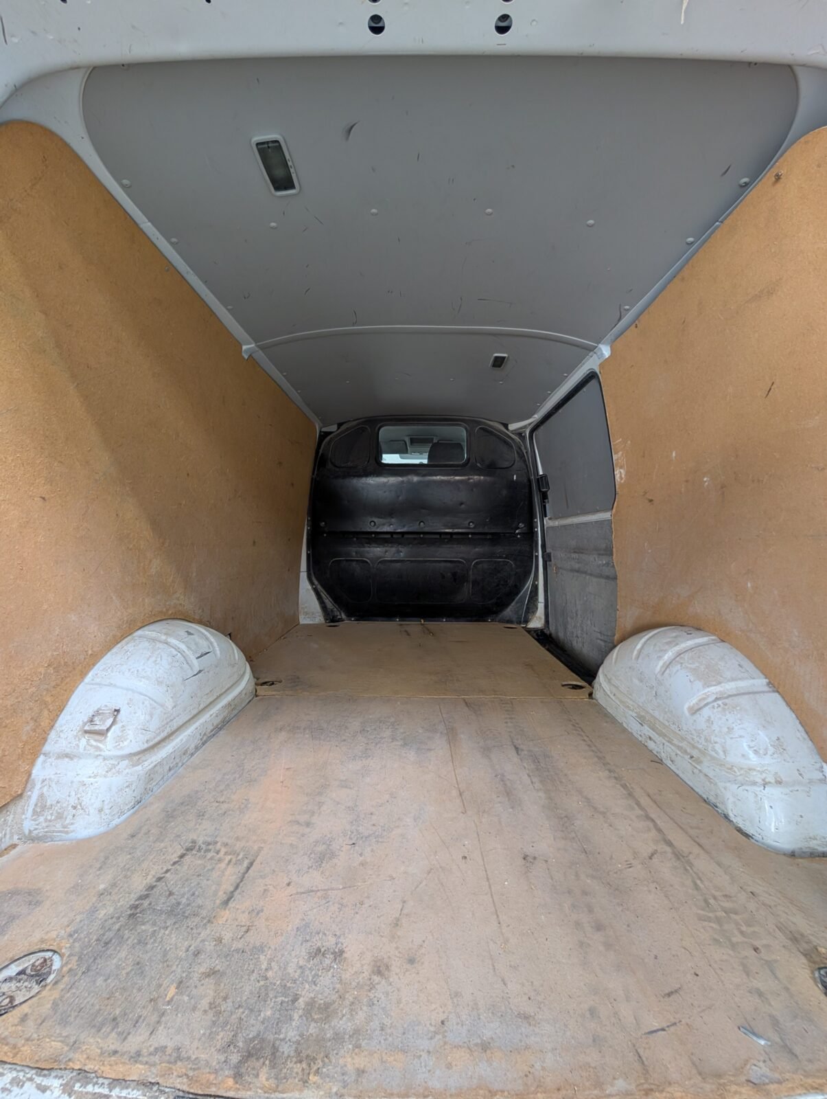 VOLKSWAGEN Transporter 2.0 TDI FURGÓN 