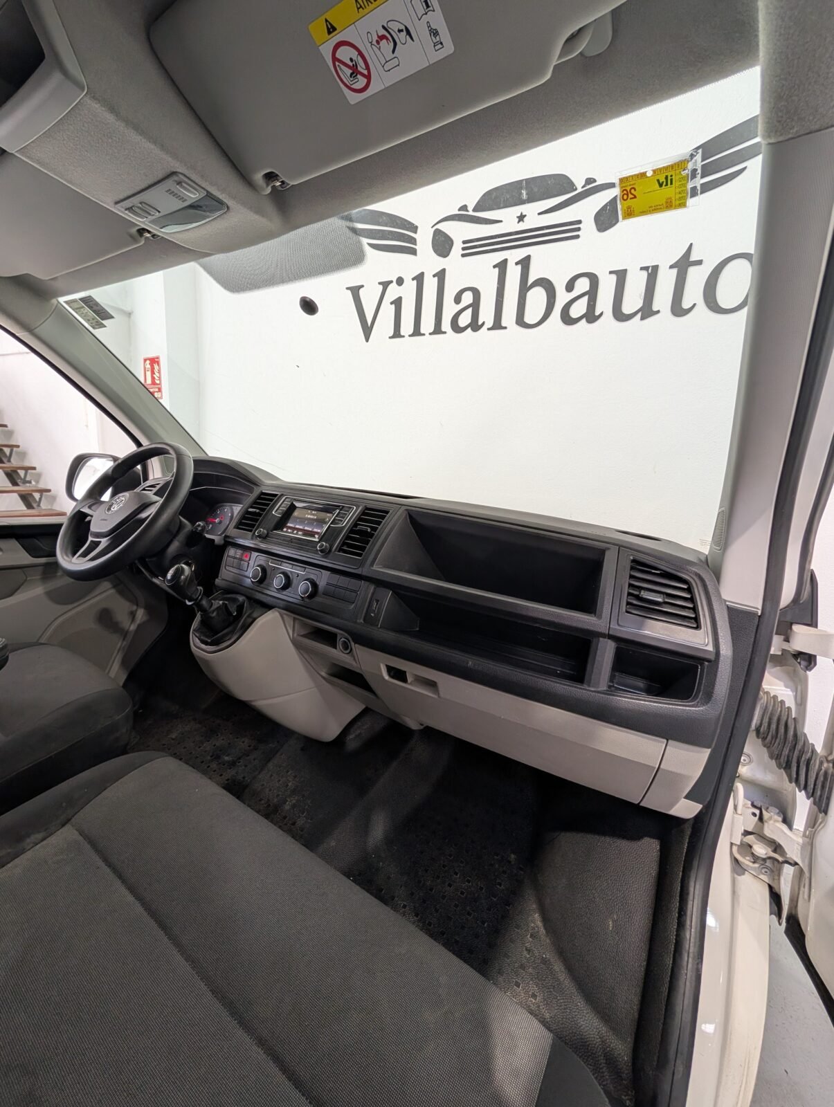 VOLKSWAGEN Transporter 2.0 TDI FURGÓN 