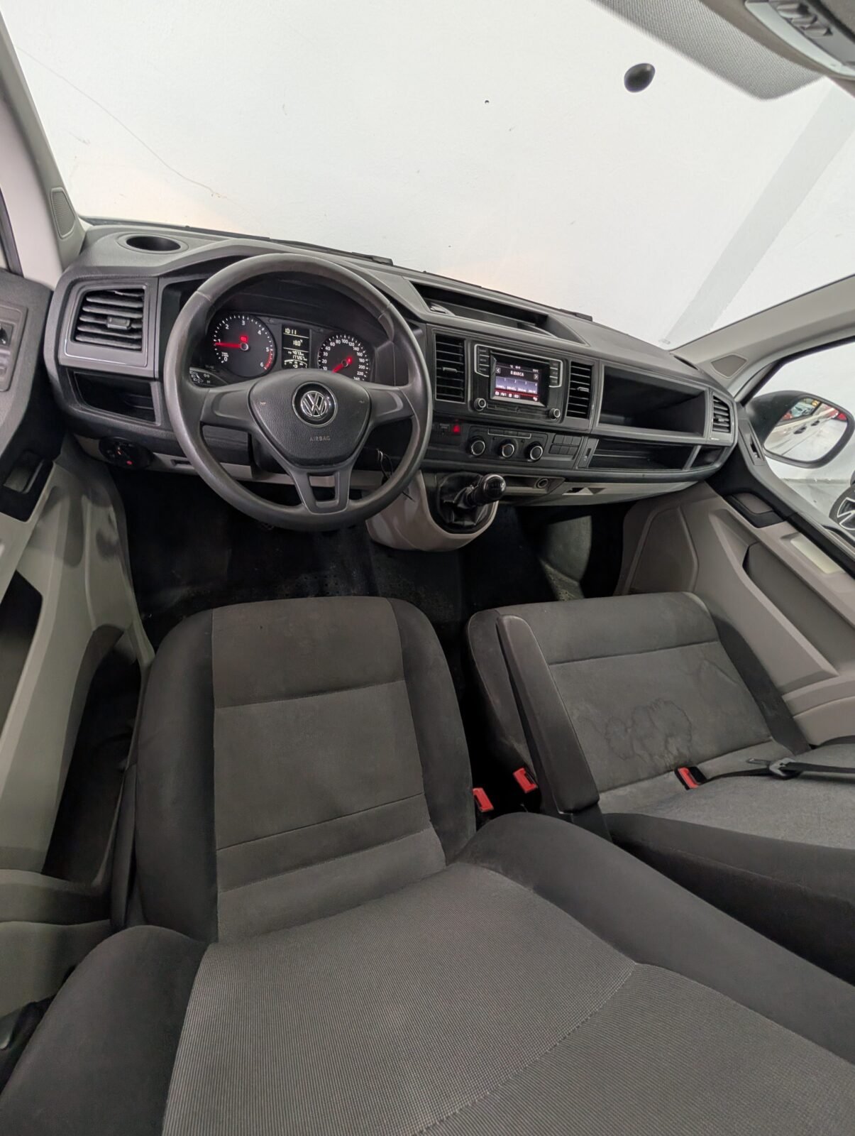 VOLKSWAGEN Transporter 2.0 TDI FURGÓN 