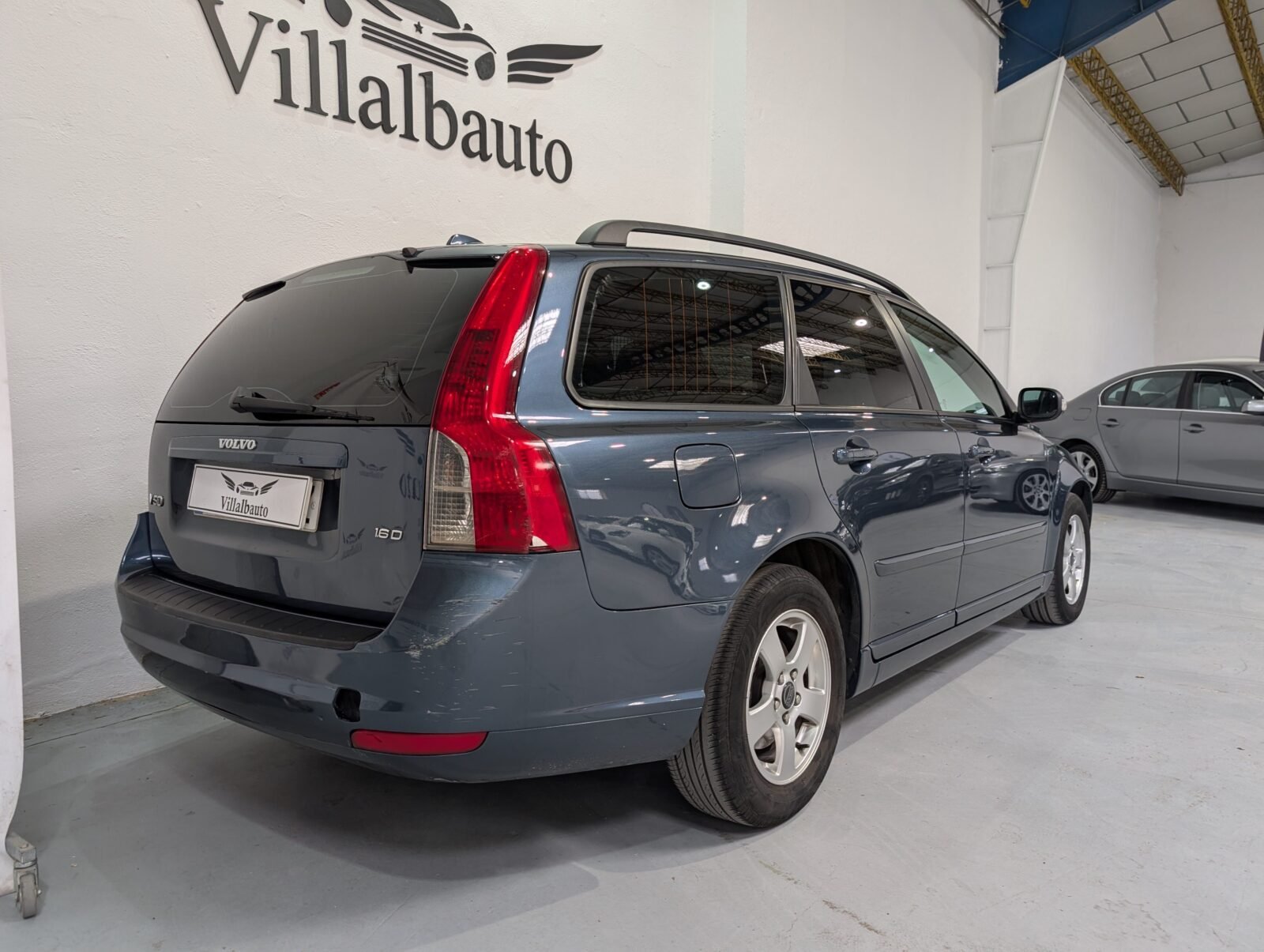 VOLVO V50