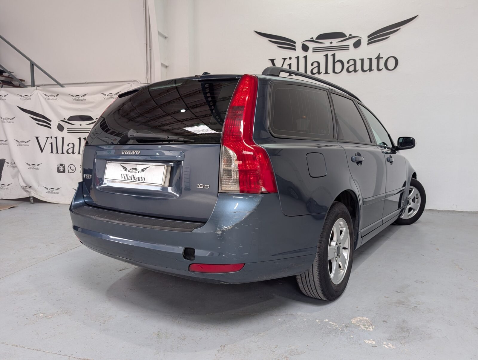 VOLVO V50