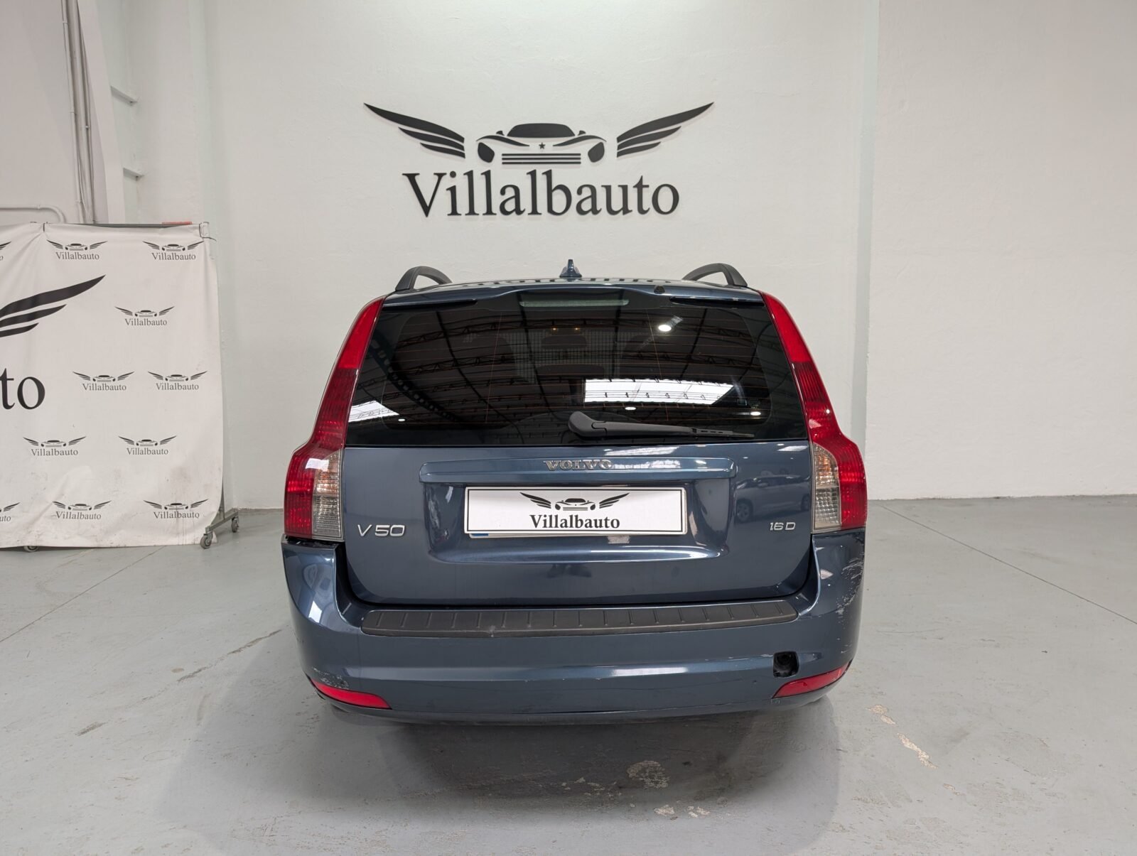 VOLVO V50