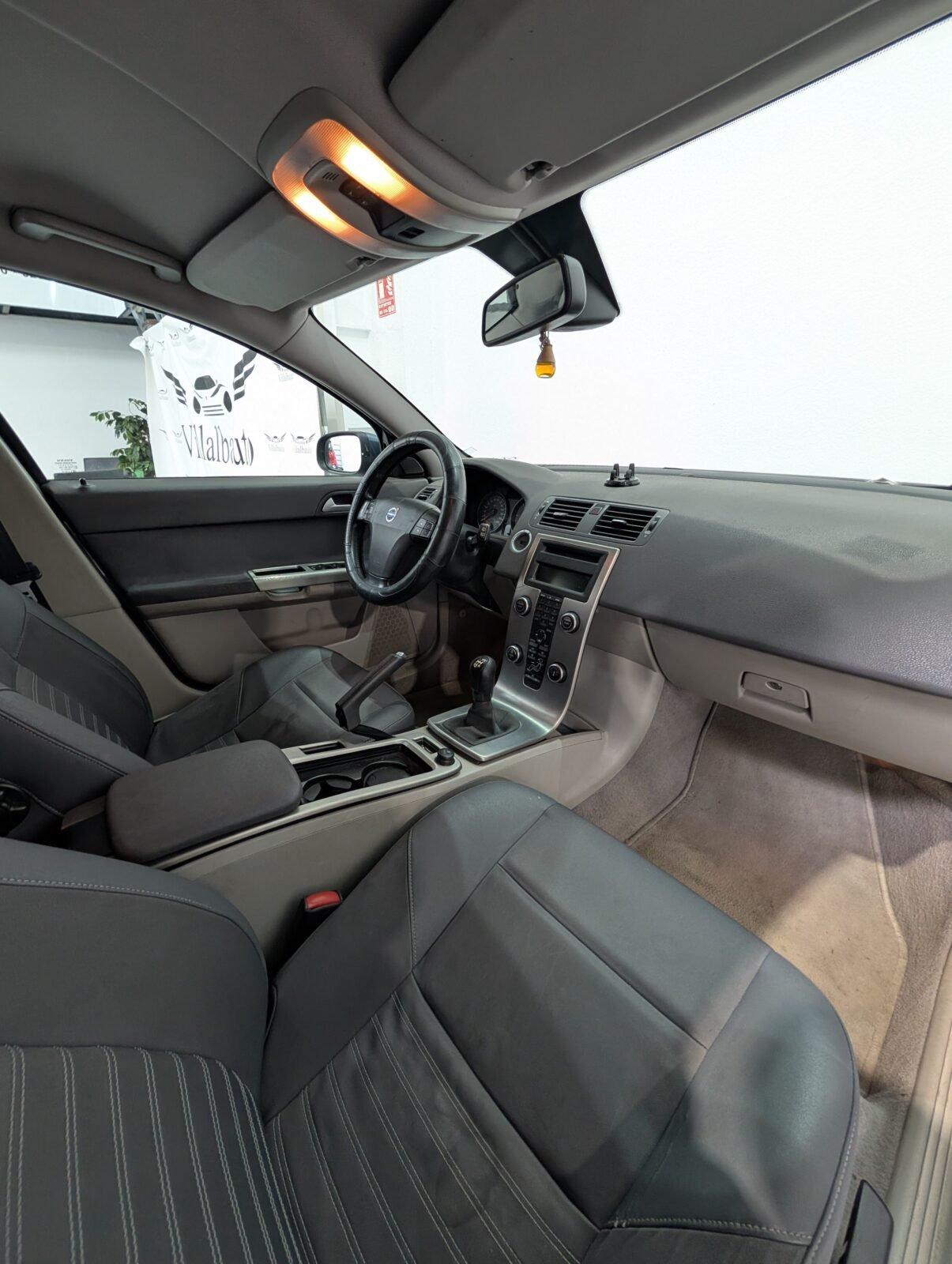 VOLVO V50