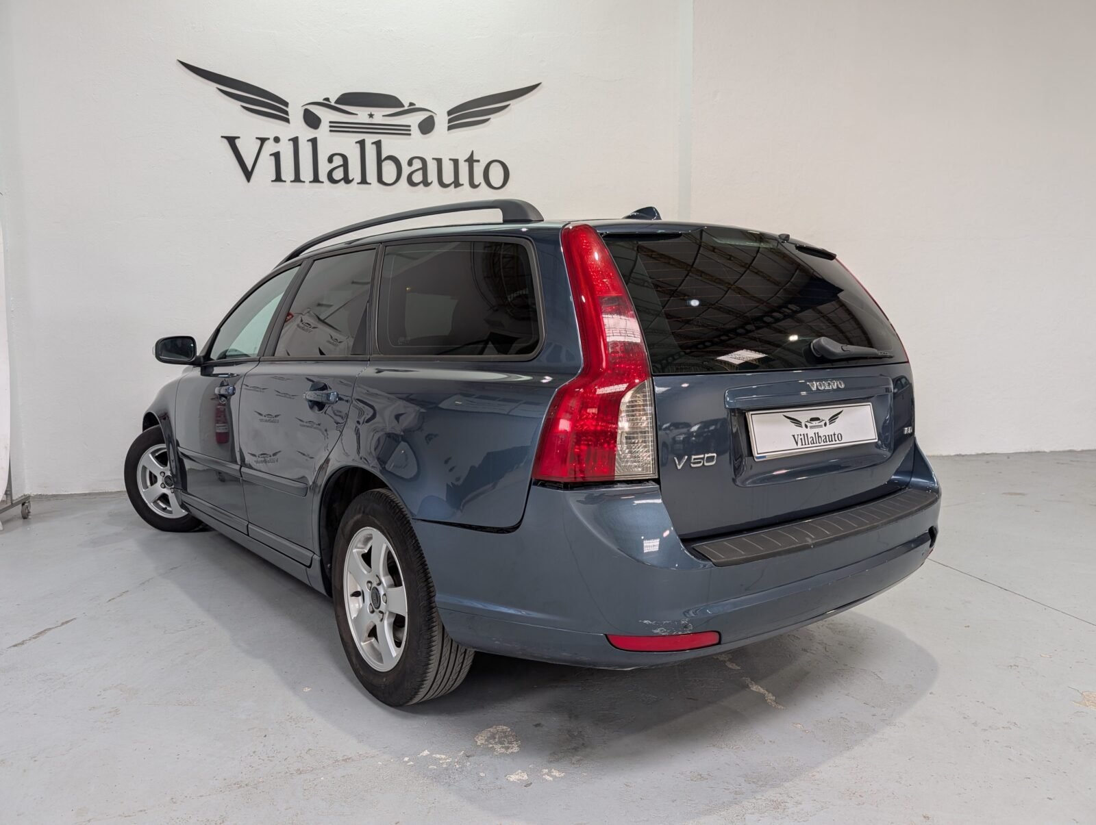 VOLVO V50