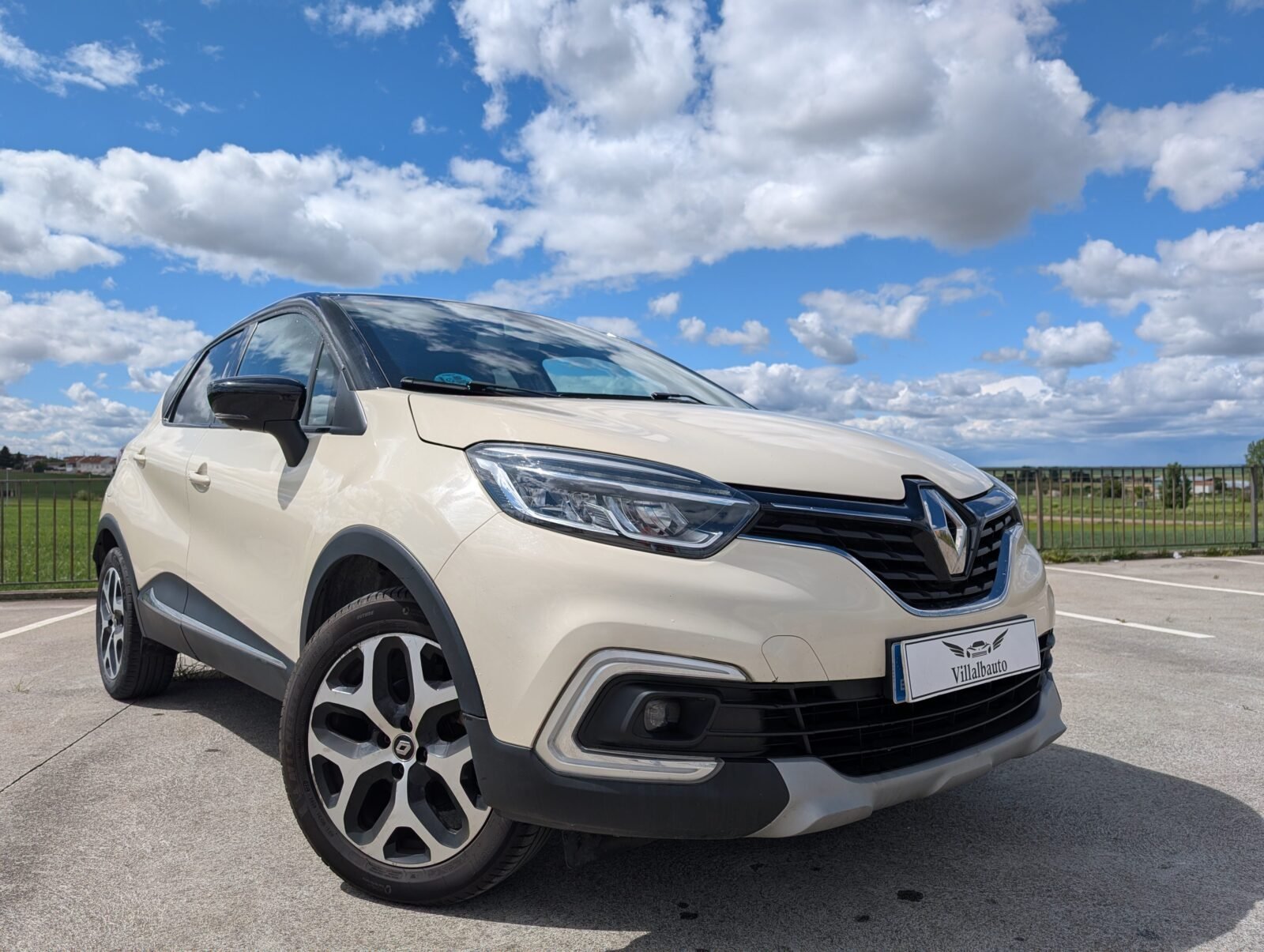 RENAULT CAPTUR Limited TCe