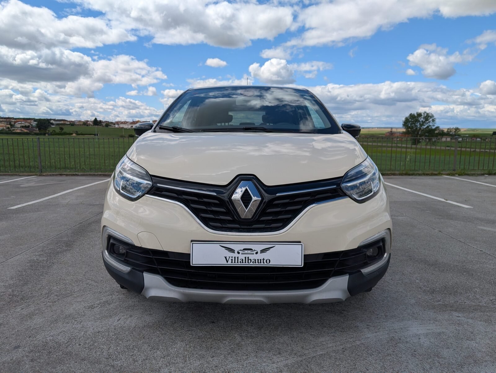RENAULT CAPTUR Limited TCe