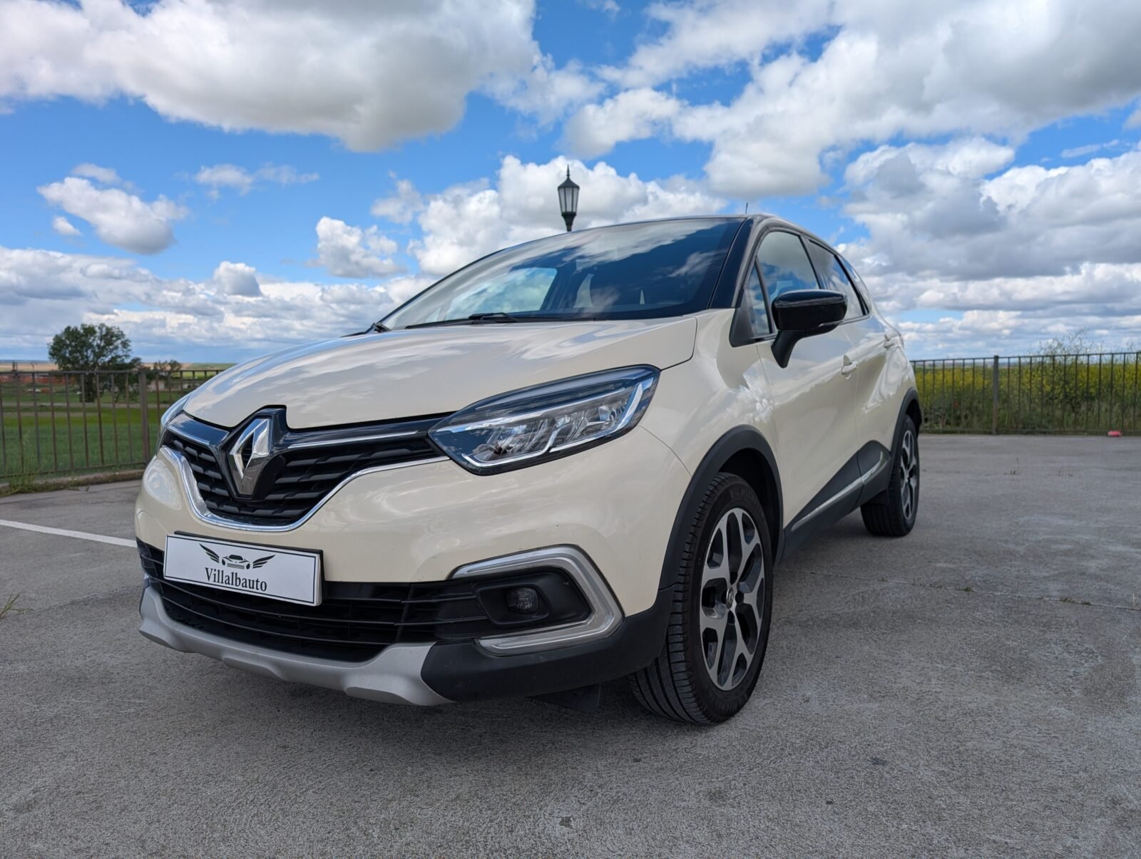 RENAULT CAPTUR Limited TCe