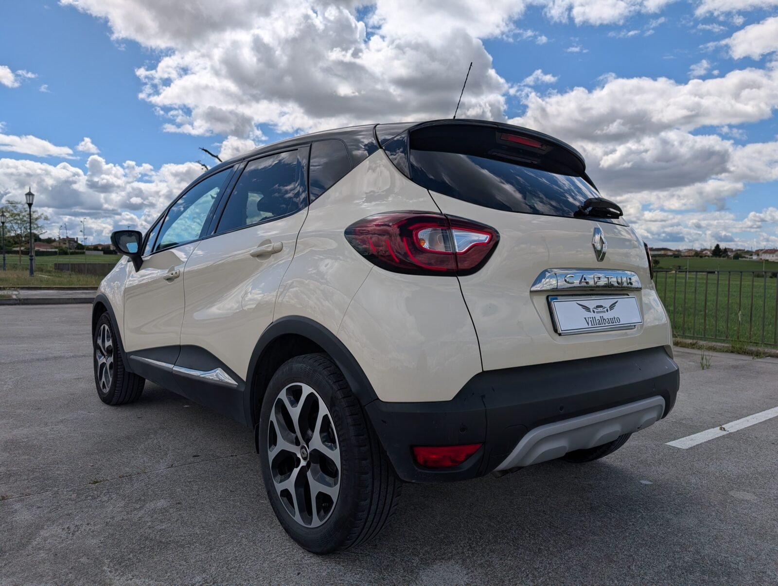 RENAULT CAPTUR Limited TCe