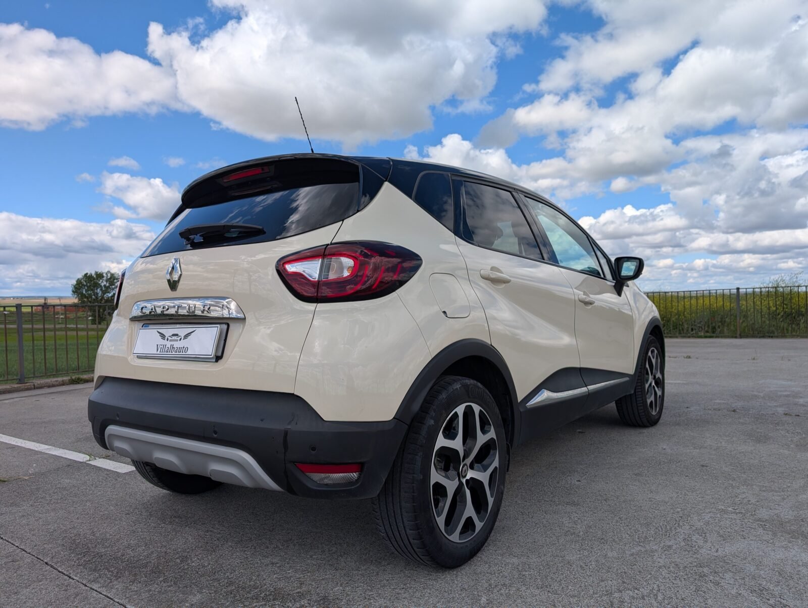 RENAULT CAPTUR Limited TCe
