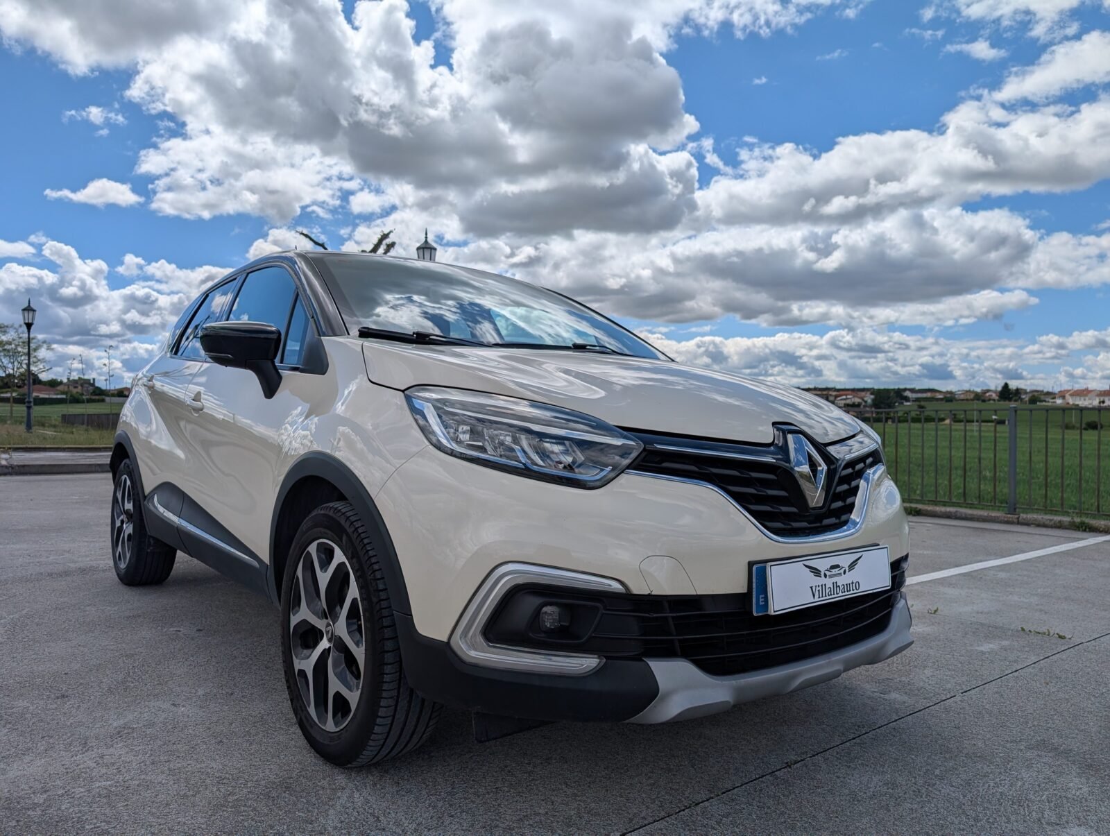 RENAULT CAPTUR Limited TCe