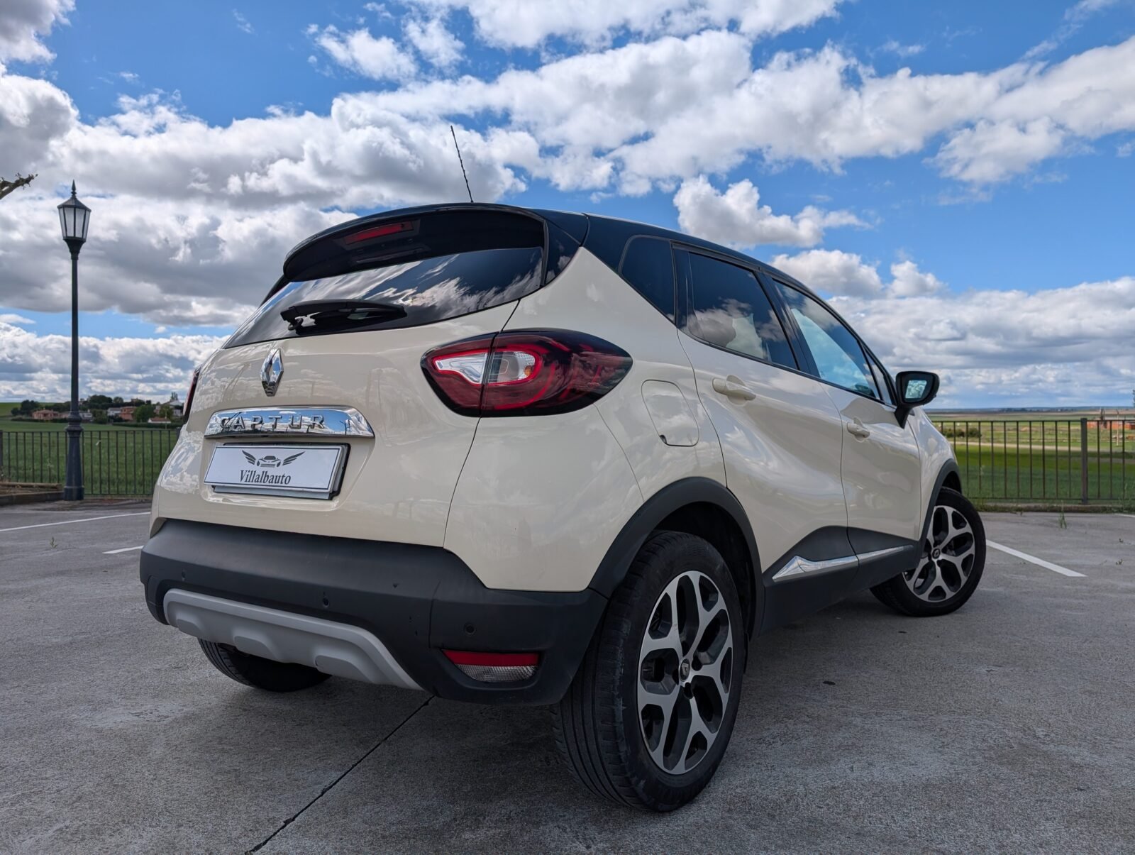 RENAULT CAPTUR Limited TCe