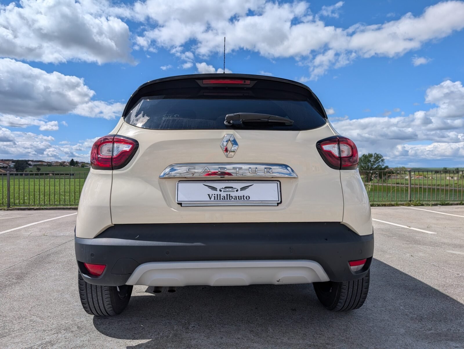 RENAULT CAPTUR Limited TCe