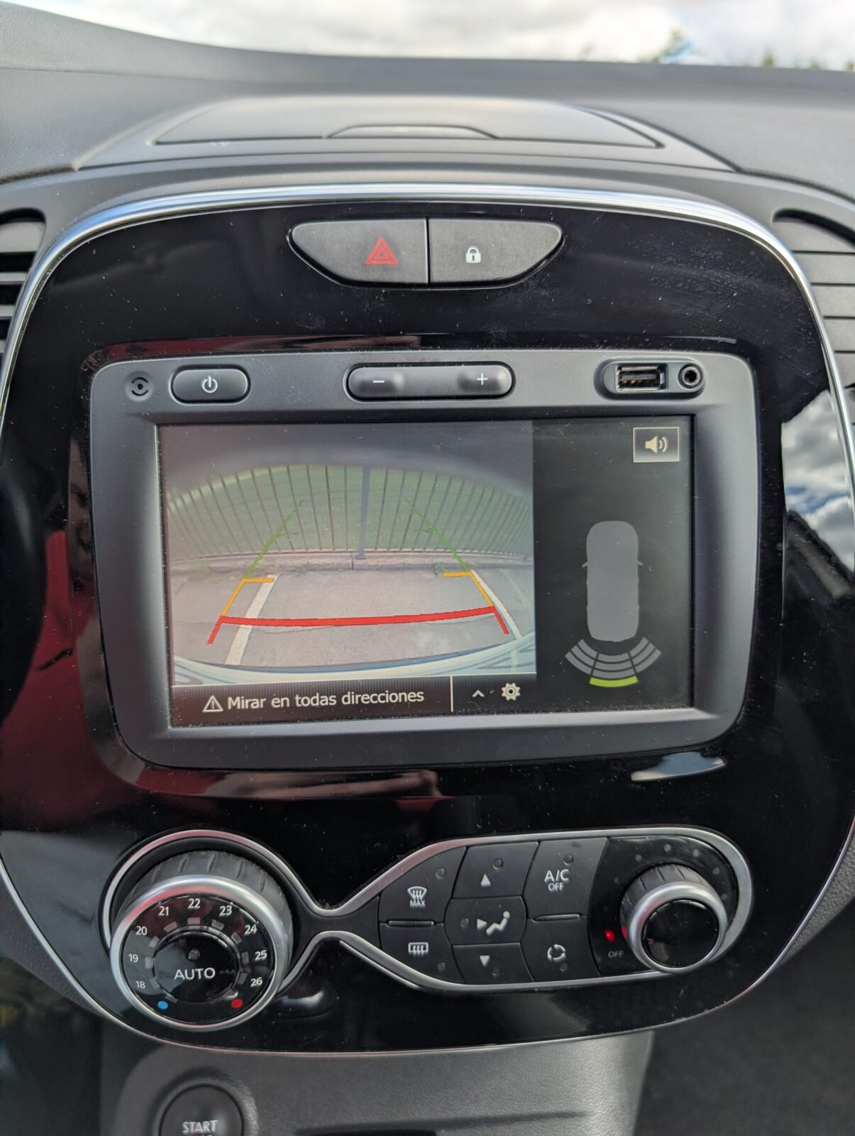 RENAULT CAPTUR Limited TCe