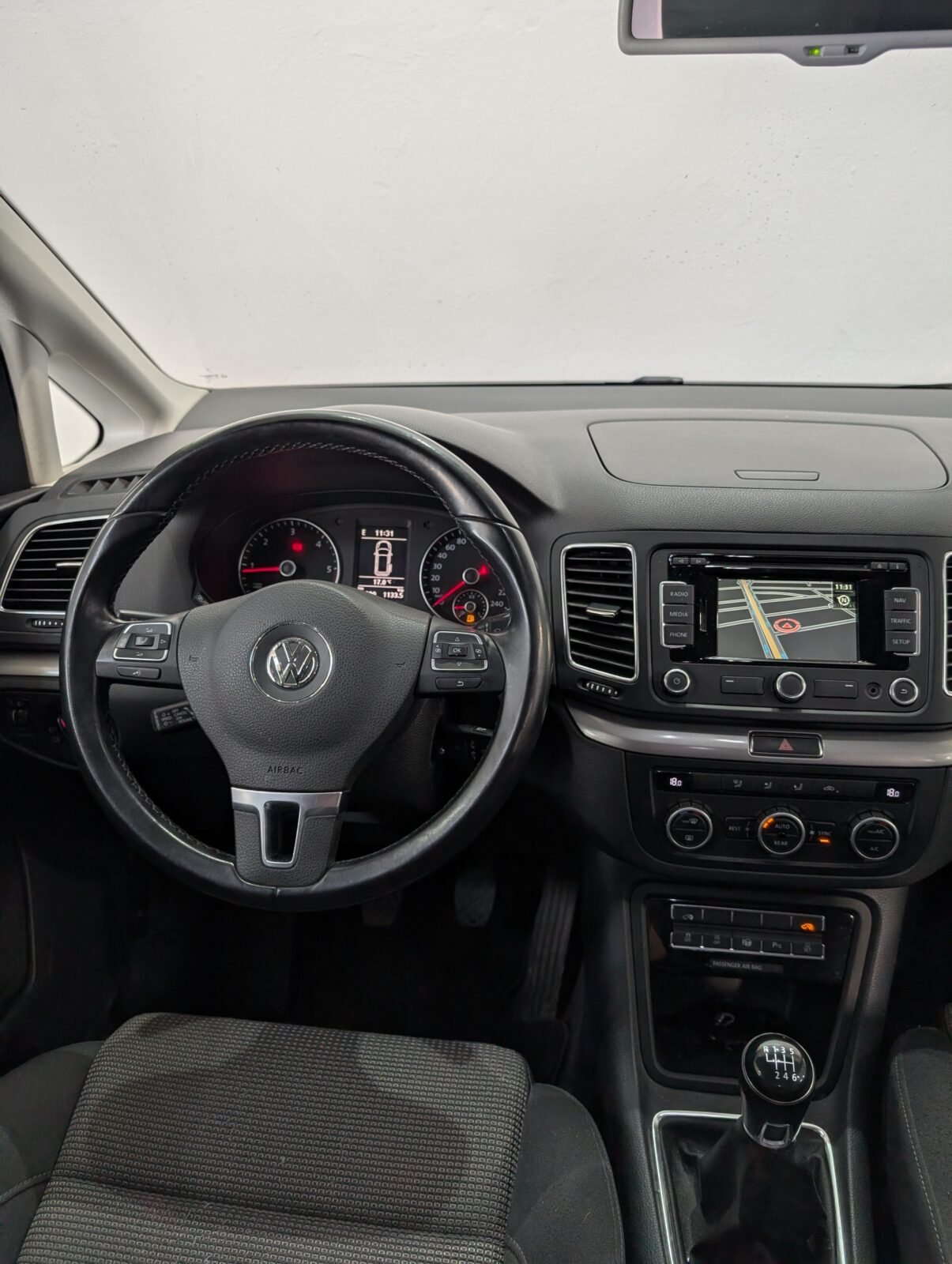VOLKSWAGEN SHARAN