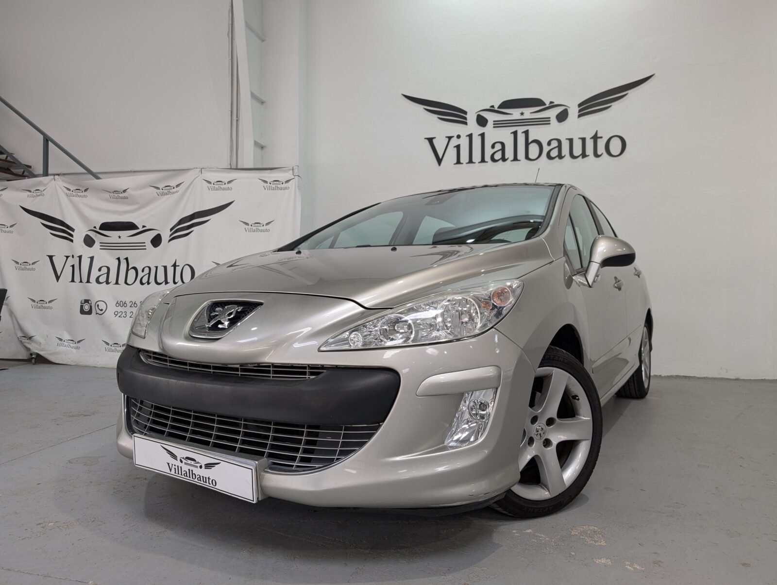 PEUGEOT 308