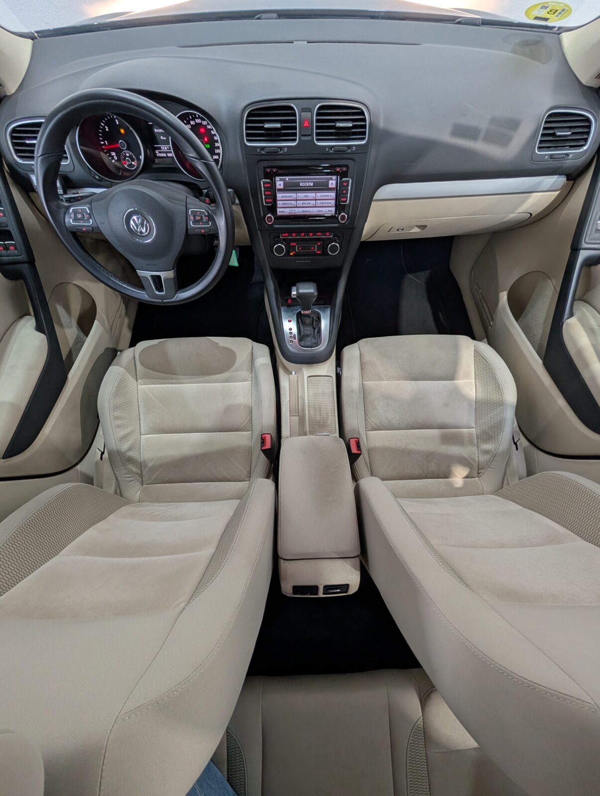 VOLKSWAGEN GOLF