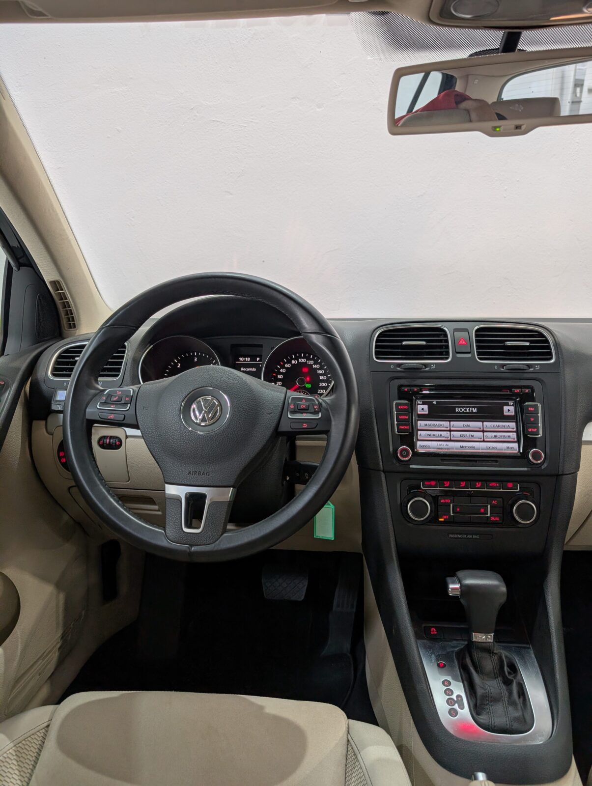 VOLKSWAGEN GOLF