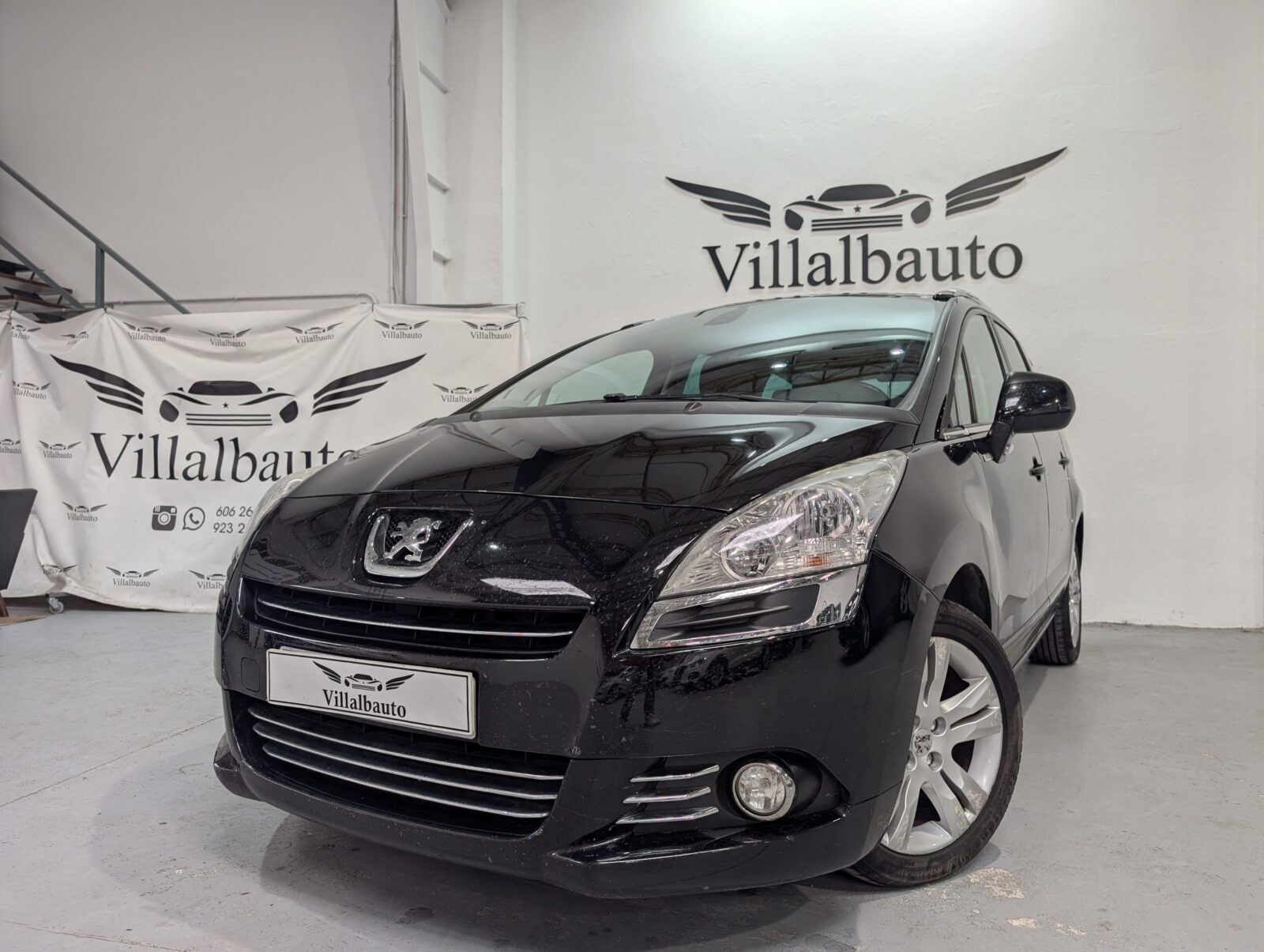 PEUGEOT 5008
