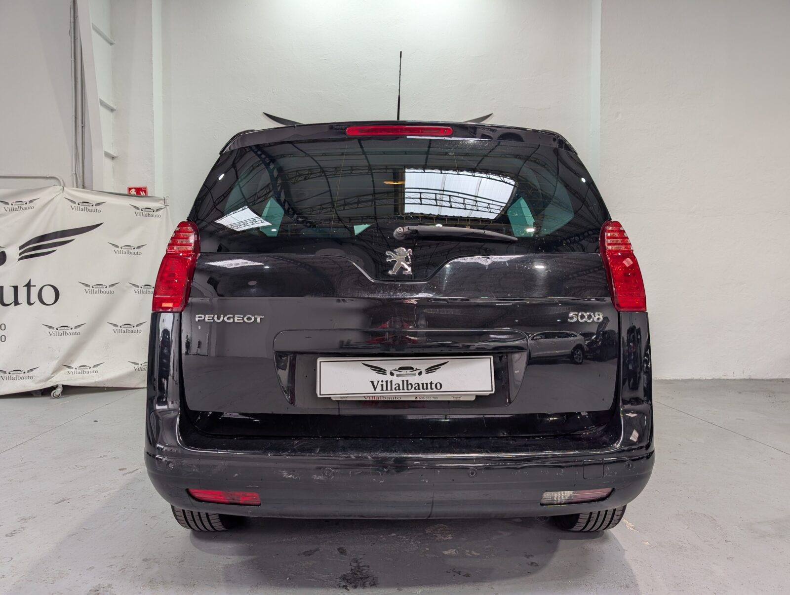 PEUGEOT 5008