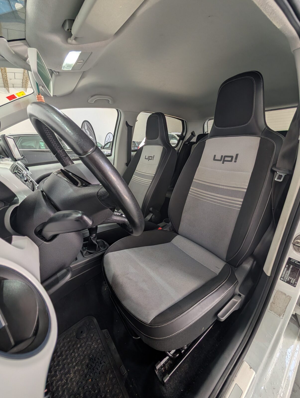 VOLKSWAGEN UP!