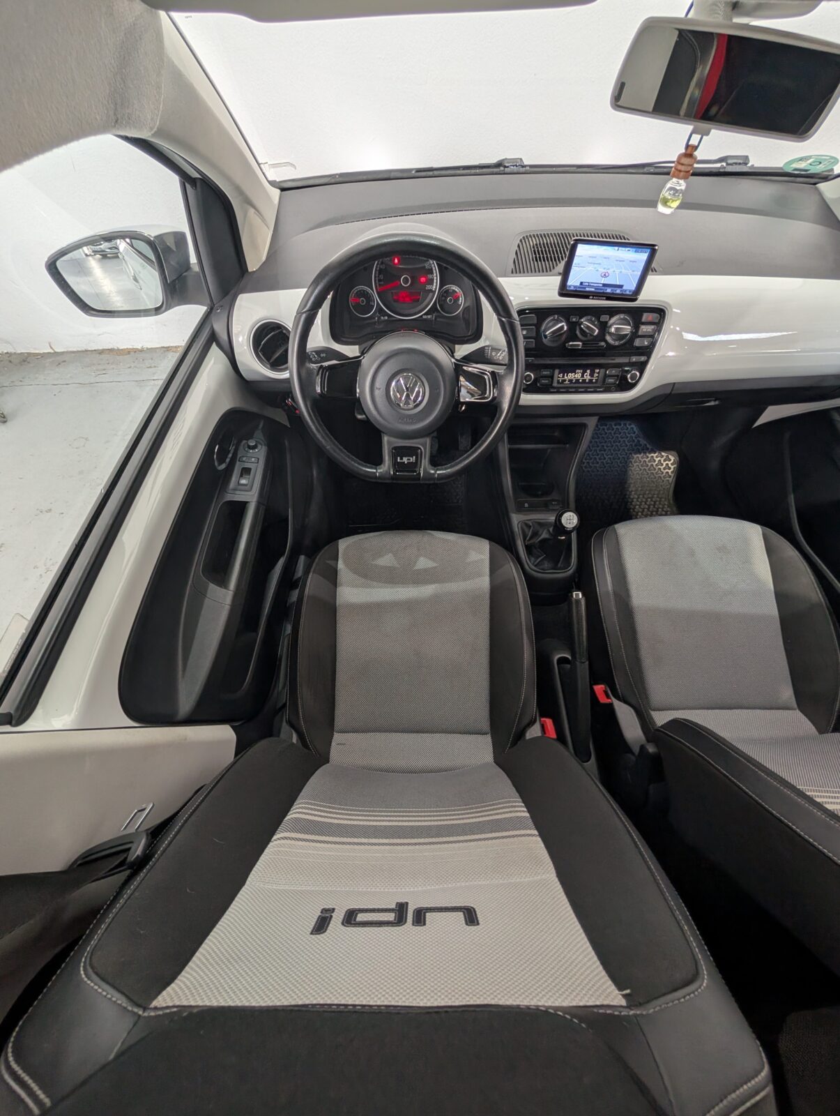 VOLKSWAGEN UP!