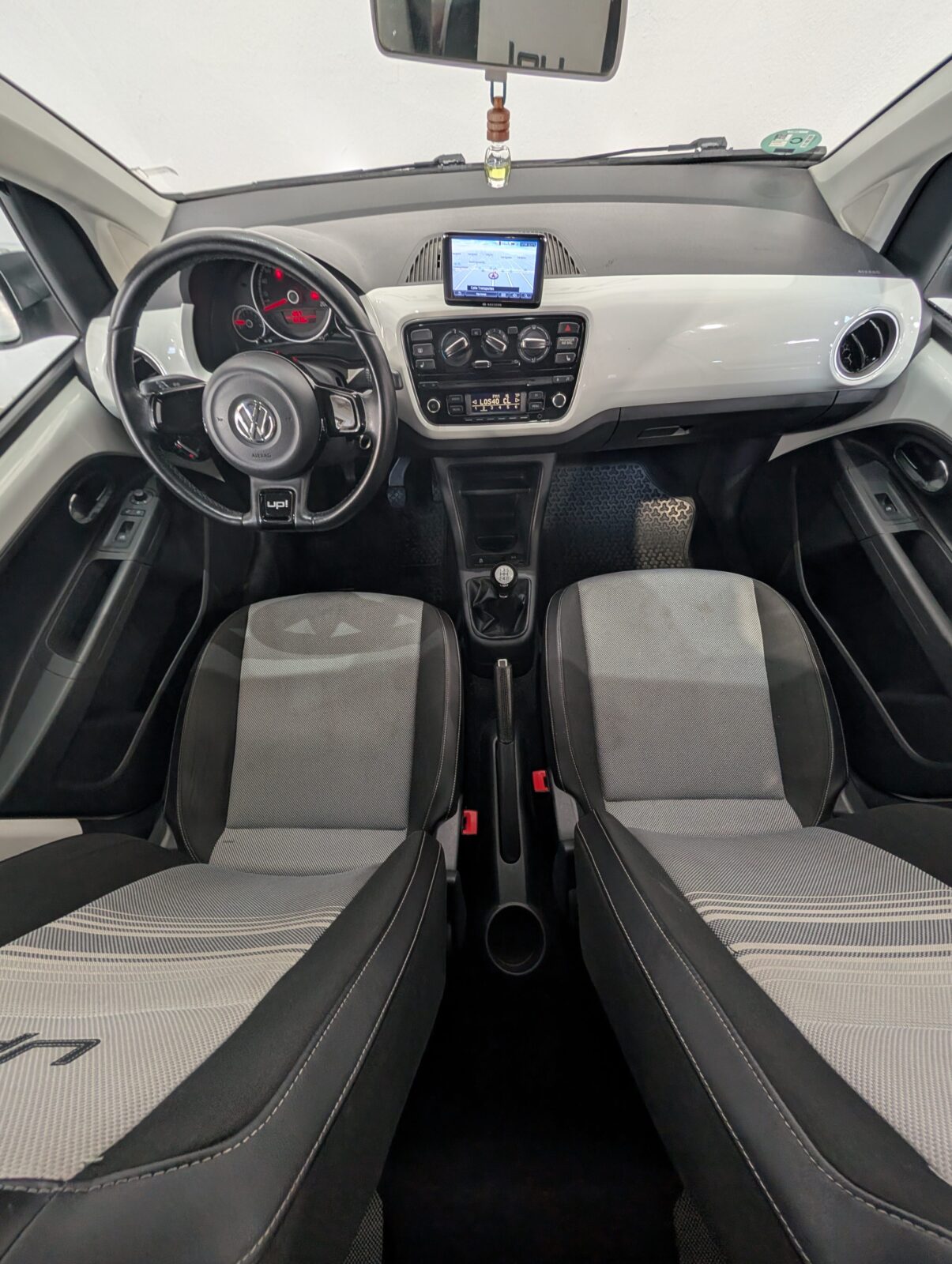 VOLKSWAGEN UP!