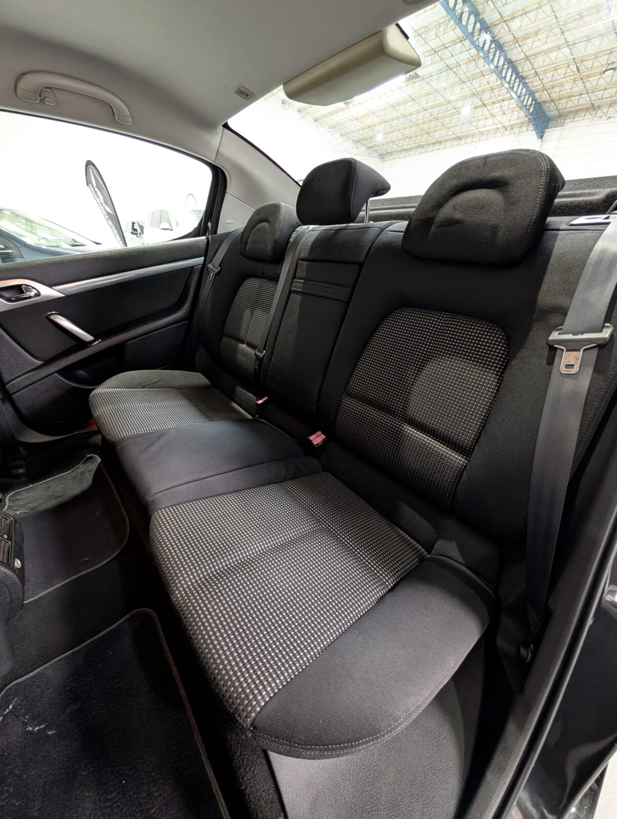 PEUGEOT 407