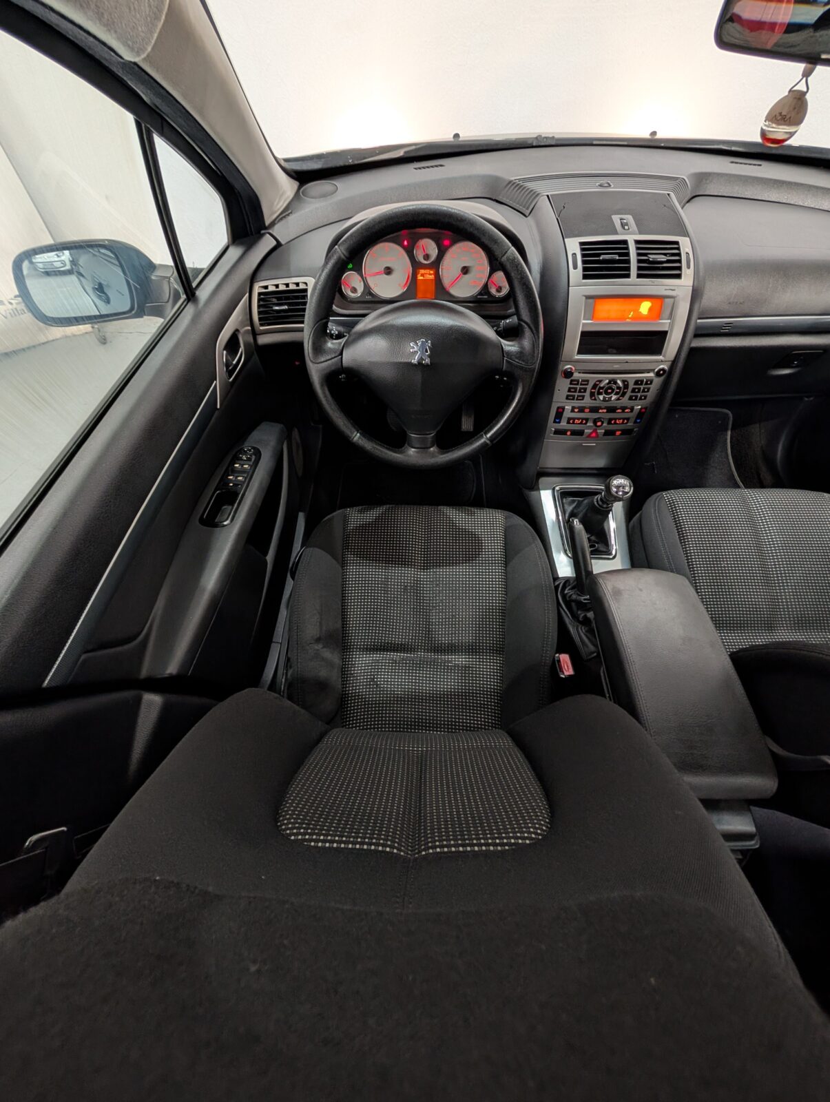 PEUGEOT 407