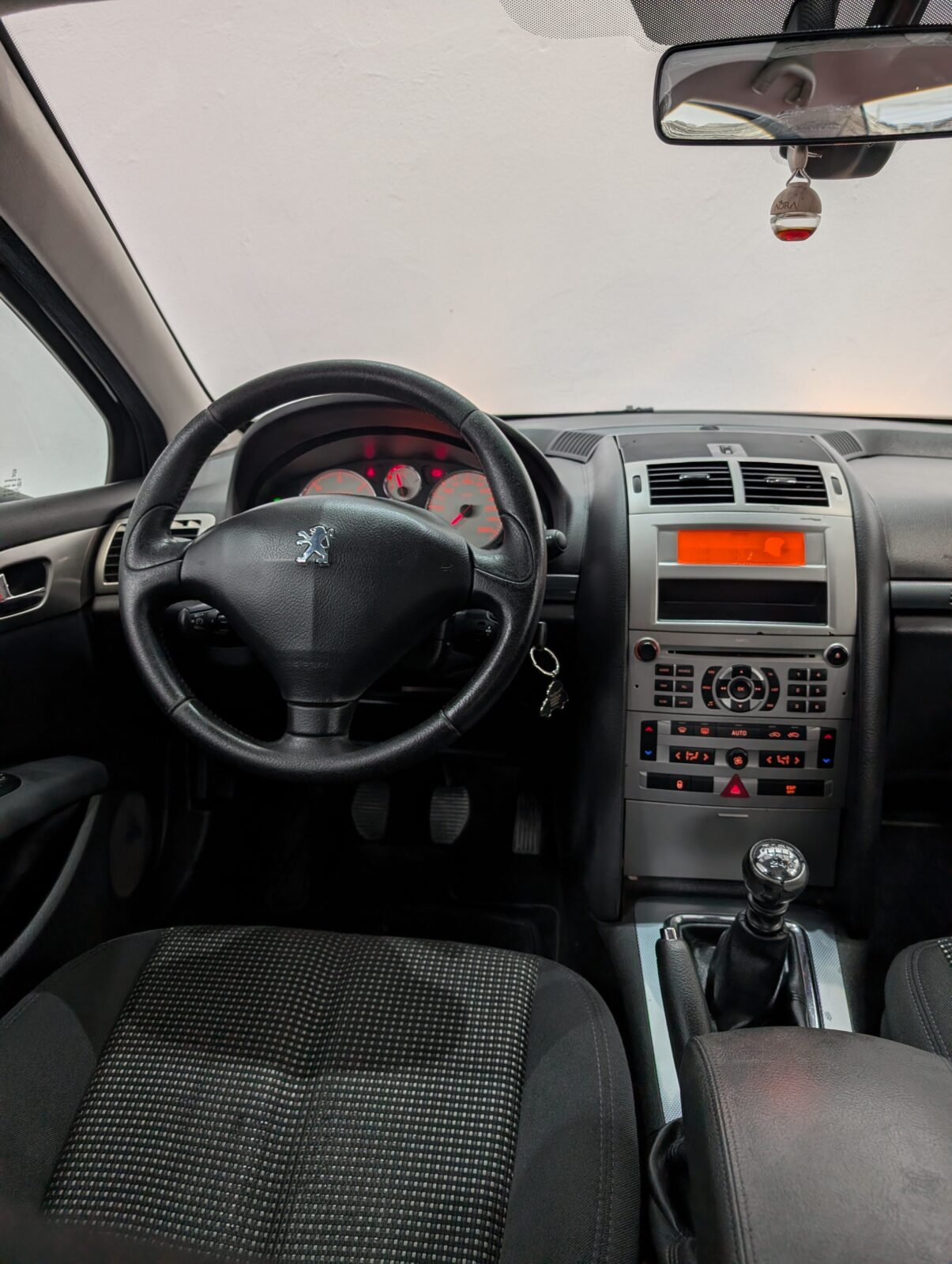 PEUGEOT 407
