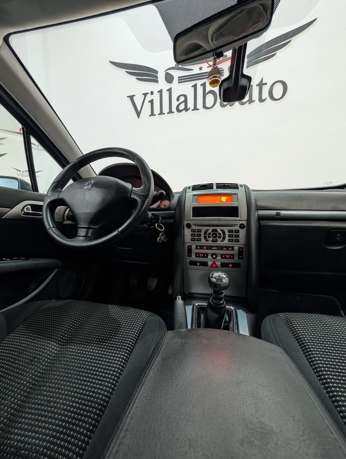 PEUGEOT 407