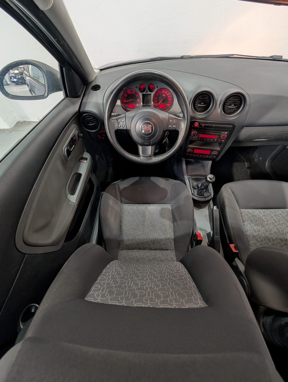 SEAT IBIZA