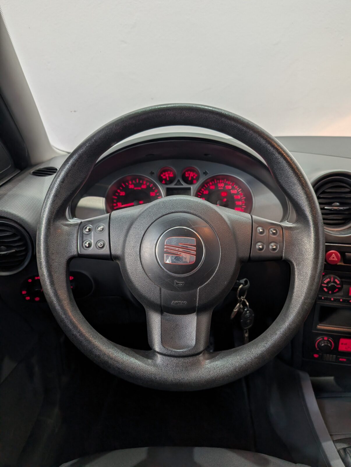 SEAT IBIZA